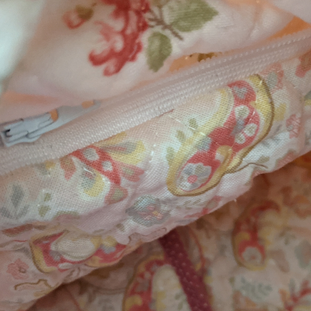 Handcrafted Pink Floral/Paisley Duffle Quilted Fabric Shoulder Bag, Made in USA - Picture 4 of 7